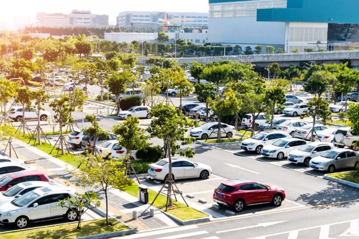 5 Ways Parking Lot Maintenance Can Help Your Business